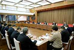 李強(qiáng)指出要讓上海持續(xù)彰顯美、追求高顏值、暖的表情